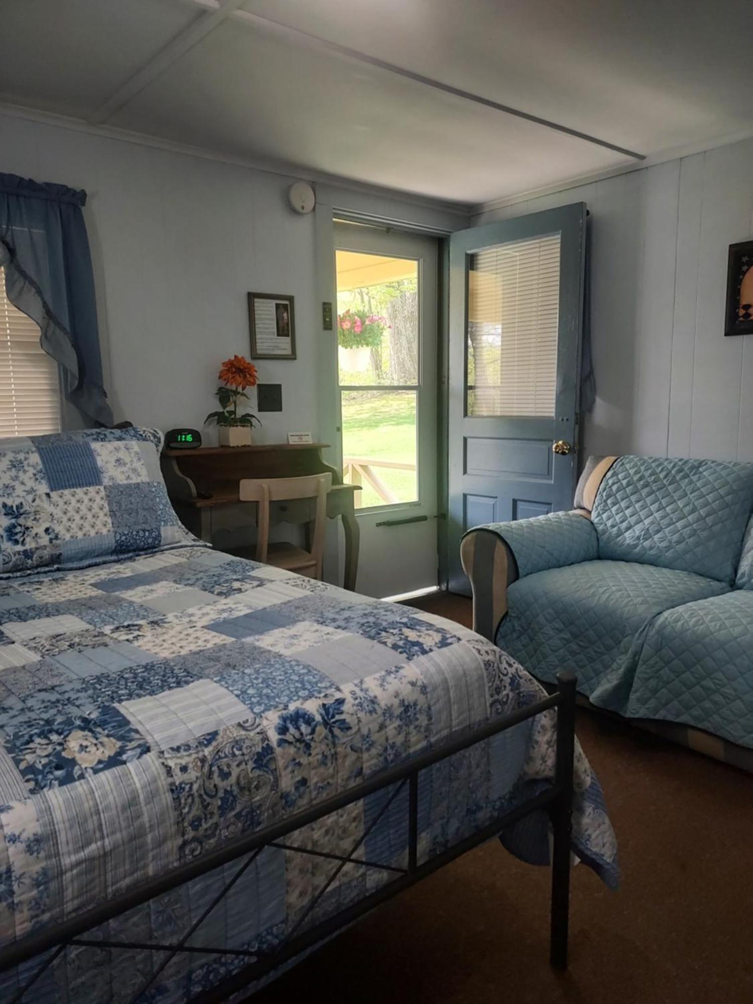 Serenity Motel Shaftsbury Buitenkant foto