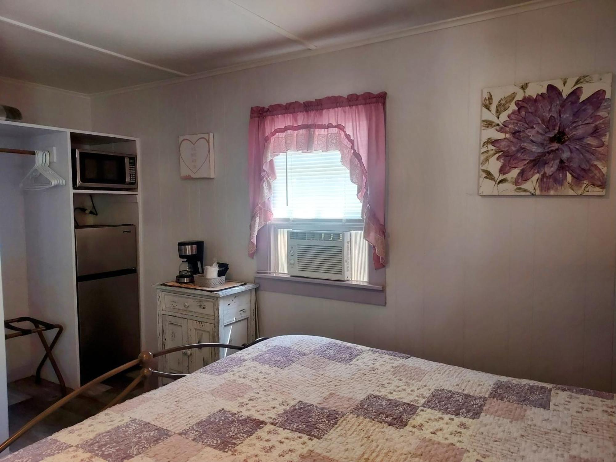 Serenity Motel Shaftsbury Buitenkant foto