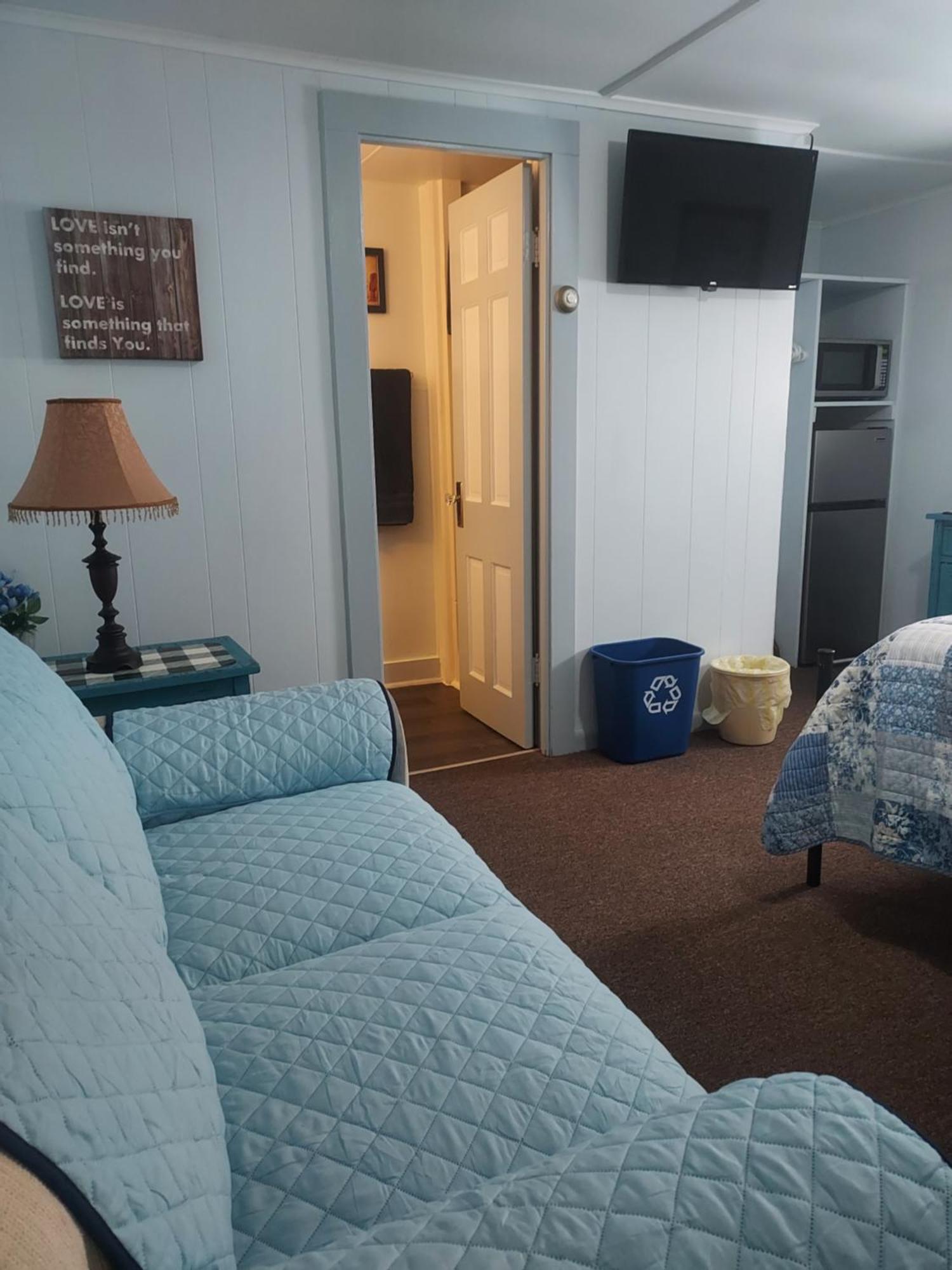 Serenity Motel Shaftsbury Buitenkant foto