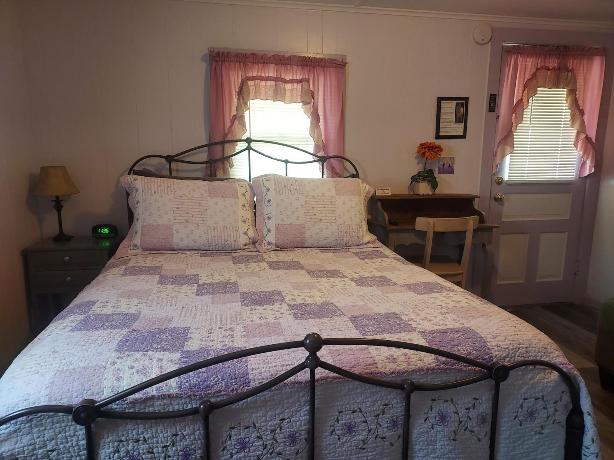 Serenity Motel Shaftsbury Buitenkant foto